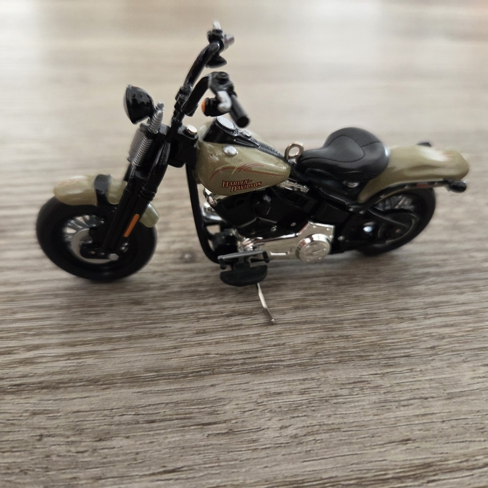 Hallmark Keepsake Motorcycle Ornament Set - Picture 13 of 13